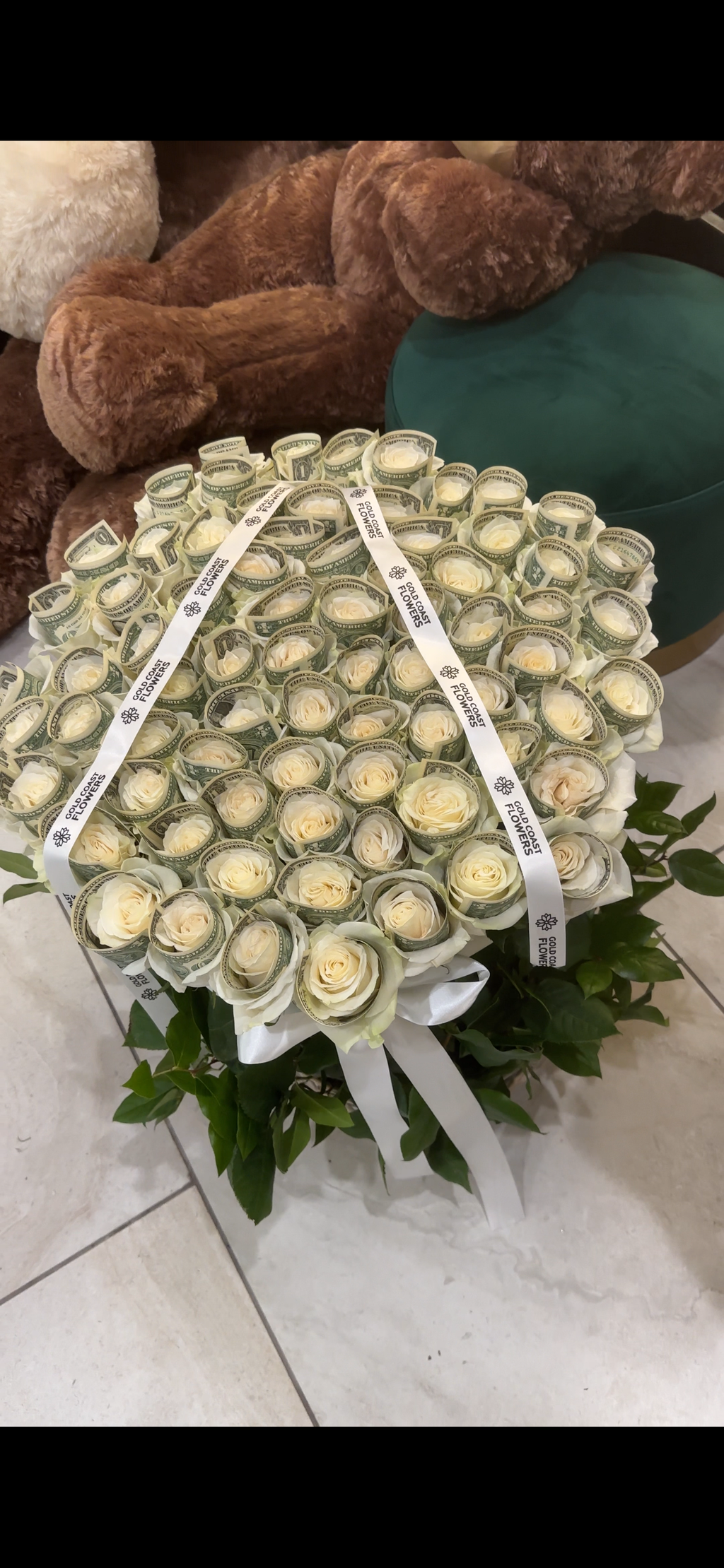 100 Long Stem White Roses Bouquet