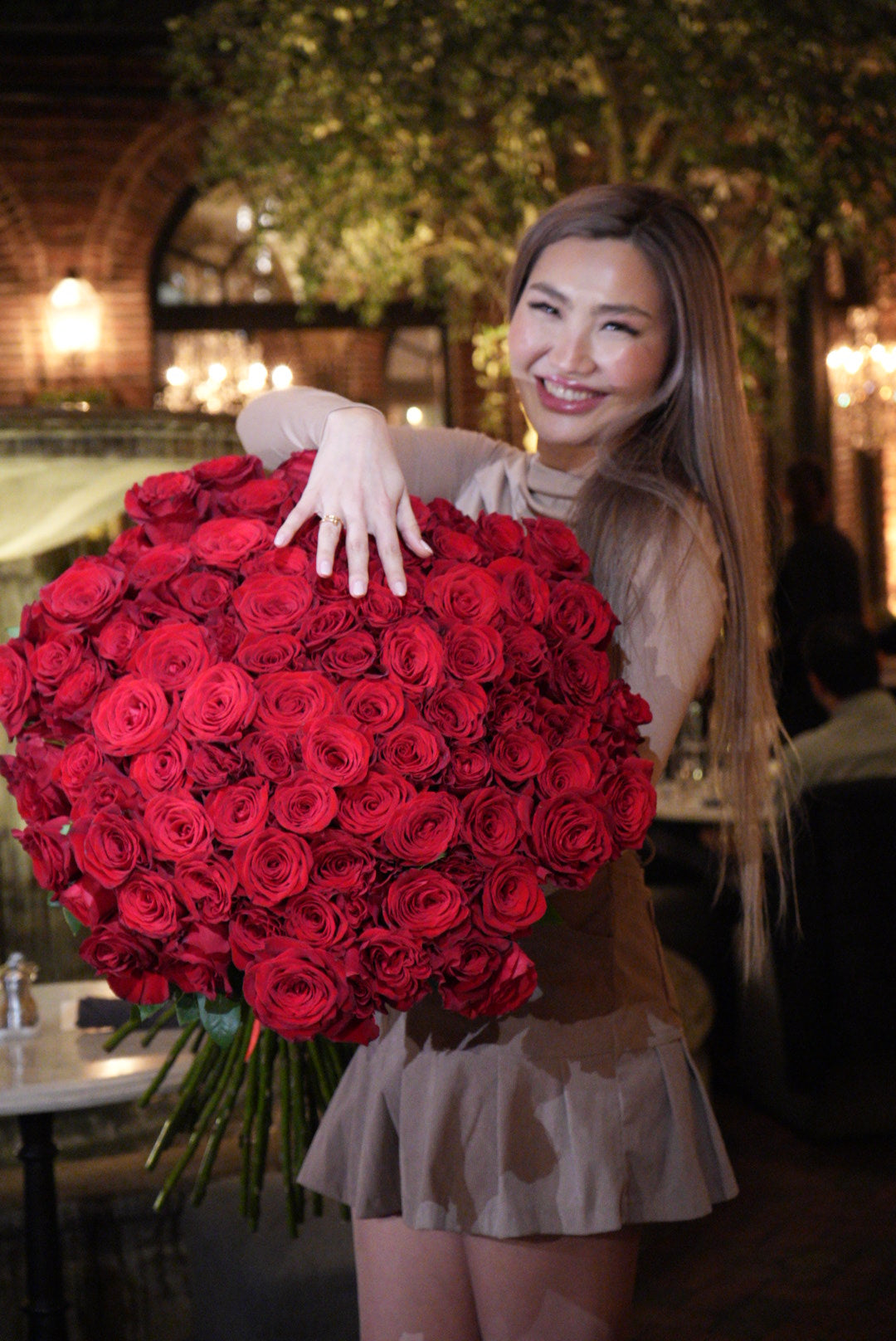 100 long stem roses