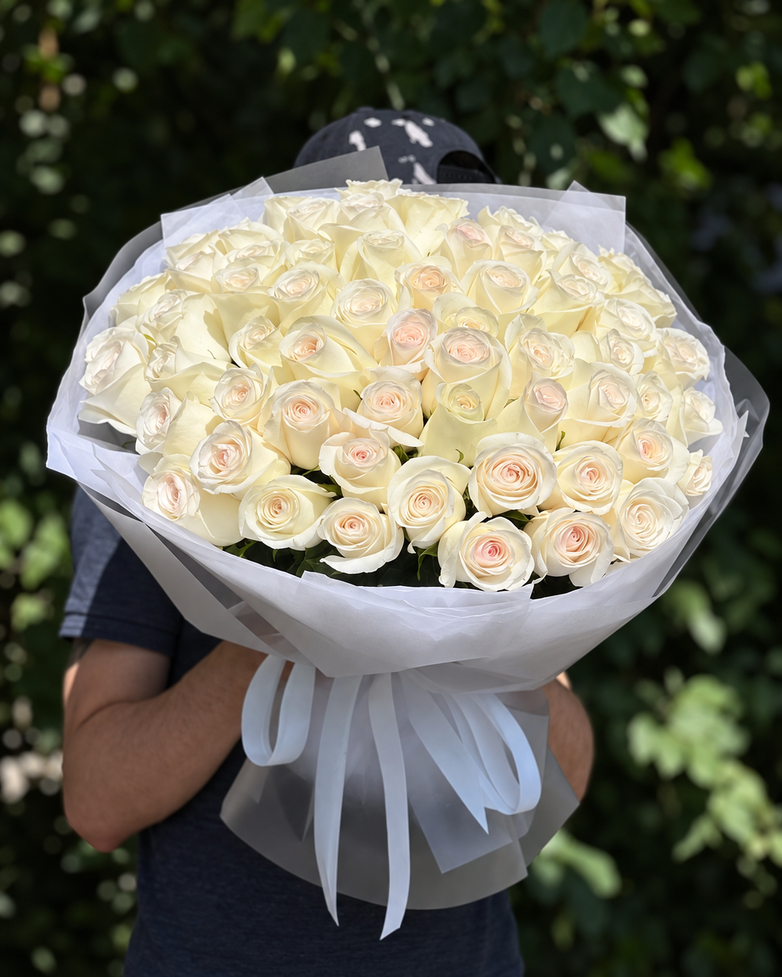 100 White Roses Luxury Bouquet