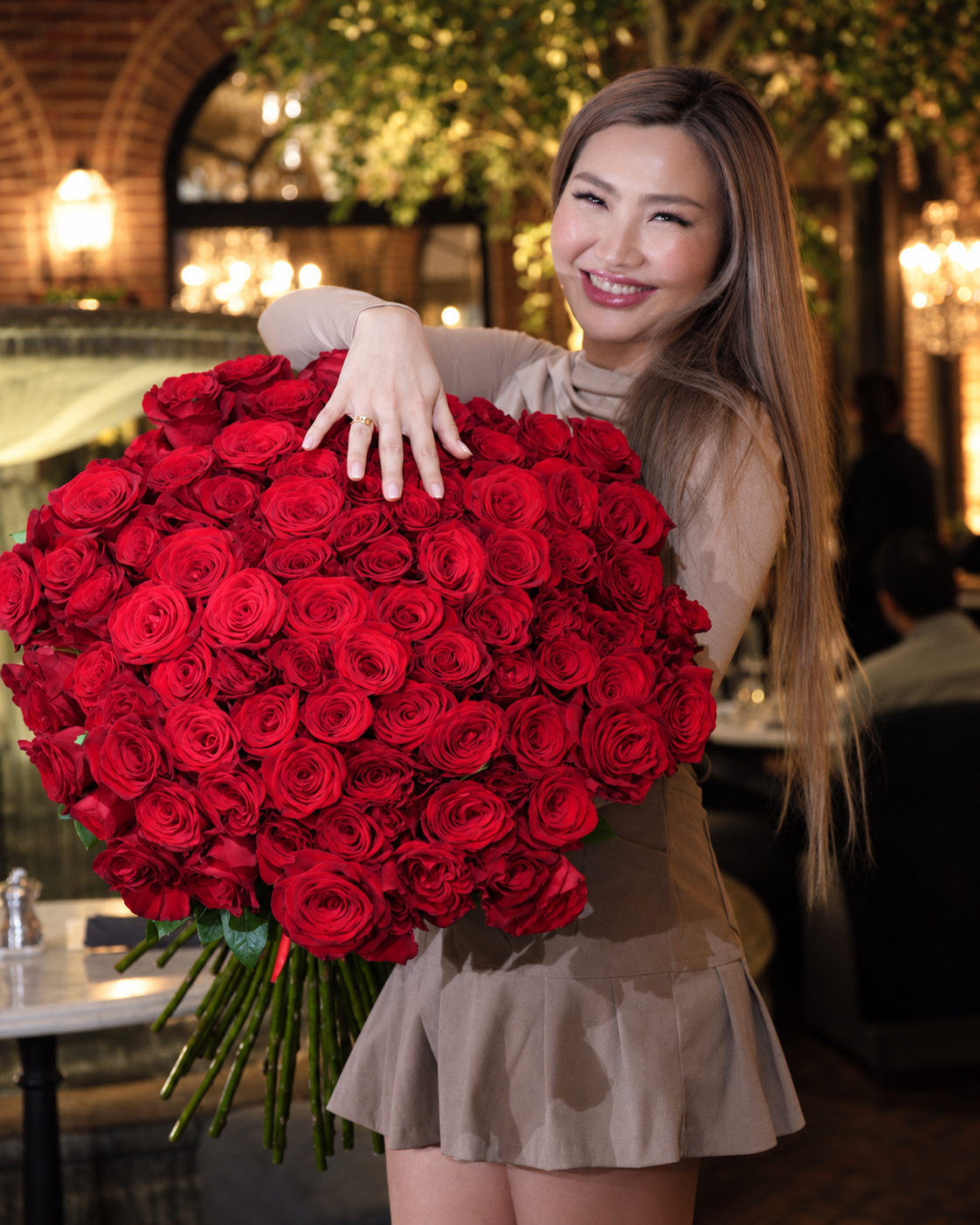 100 Long Stem Red Roses Bouquet