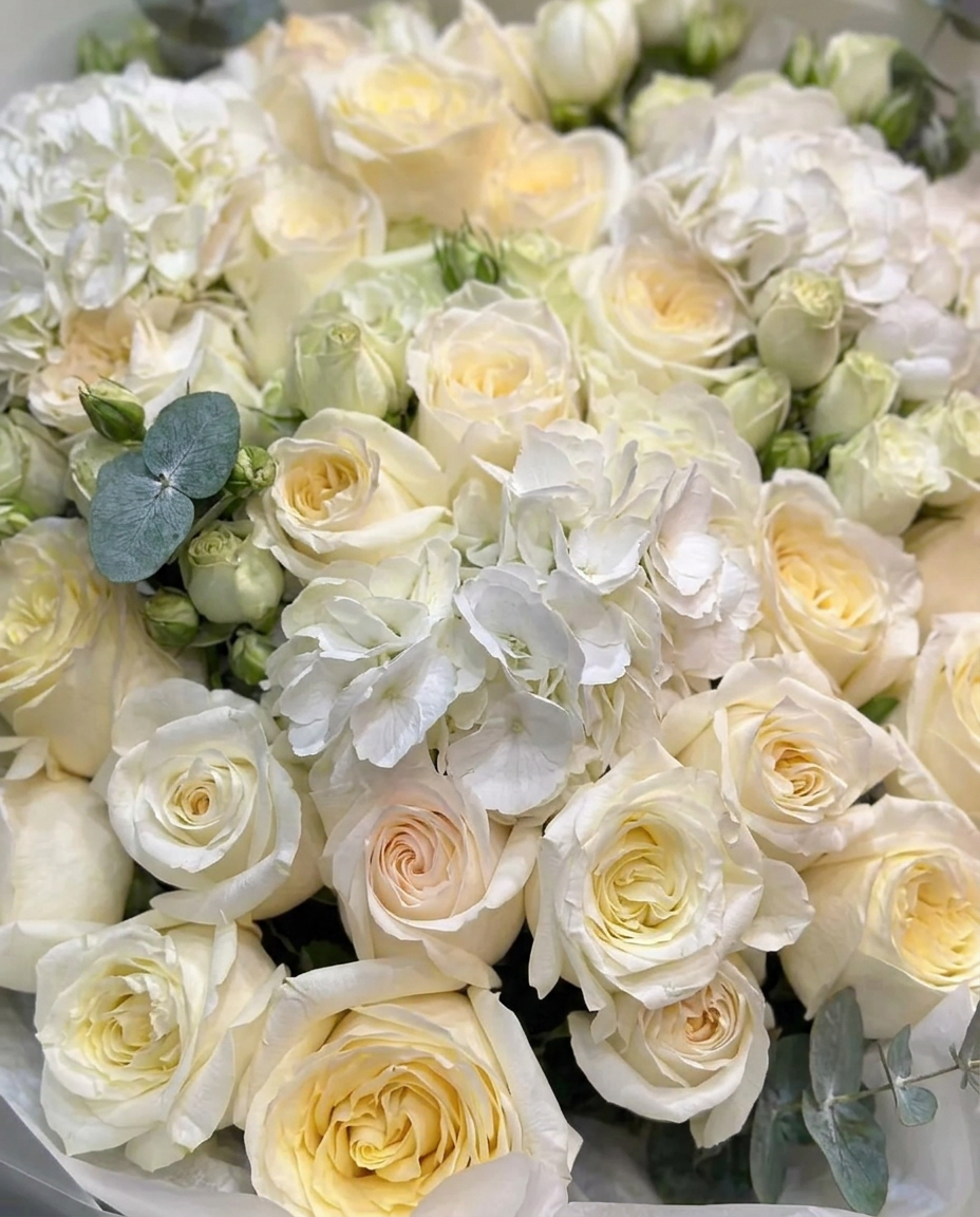 Sweetheart White Rose Bouquet
